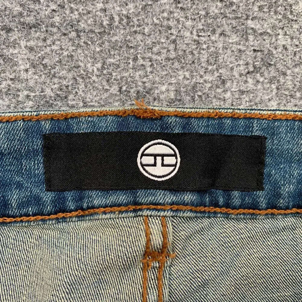 Jordan Craig distressed design